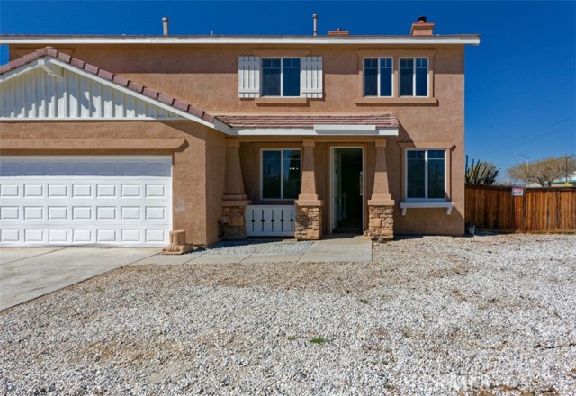 Detail Gallery Image 2 of 38 For 12596 Glen Canyon, Victorville,  CA 92395 - 5 Beds | 3 Baths