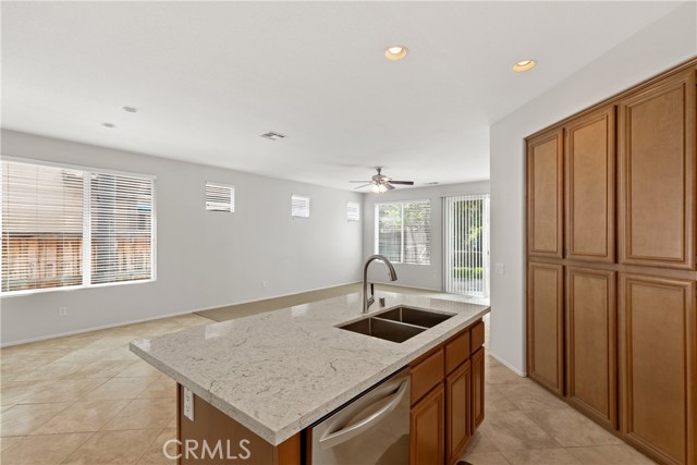 31937 Calle Galarza, Temecula CA: https://media.crmls.org/medias/f3f6cfa4-f8d9-48dc-88cf-20a994bcdbea.jpg
