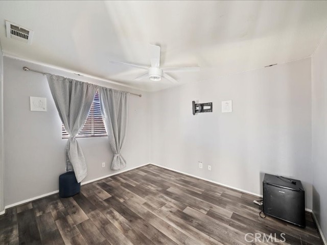 Detail Gallery Image 17 of 28 For 16764 Desert Lily, Victorville,  CA 92394 - 5 Beds | 2/1 Baths