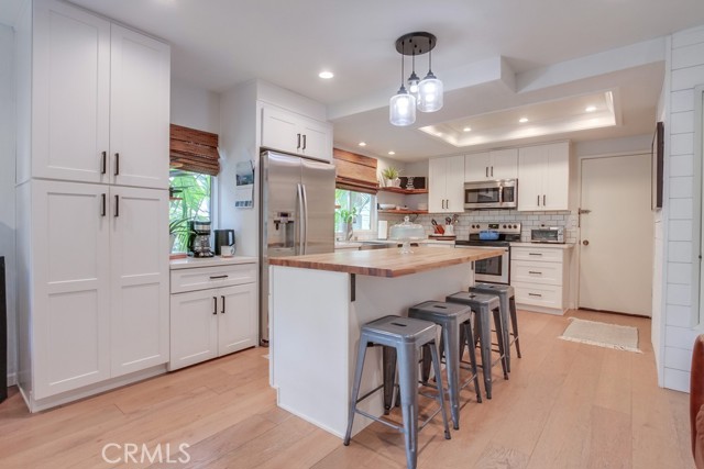 201 Todd Court, Oceanside CA: https://media.crmls.org/medias/f3f75bd3-212f-46be-8758-7723ad31b3a0.jpg