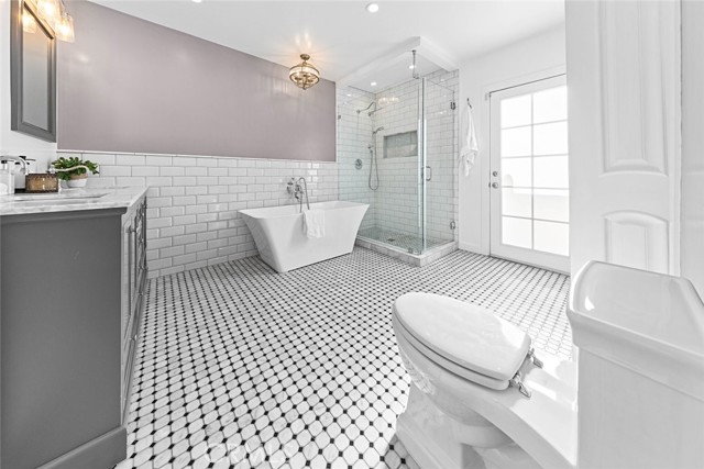 Detail Gallery Image 55 of 74 For 2950 N Lincoln St, Burbank,  CA 91504 - 3 Beds | 2 Baths