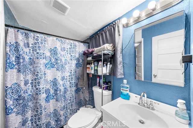 157 E 70th Street, Los Angeles CA: https://media.crmls.org/medias/f3f8d556-340e-4f2d-b74c-c574b5bb2c85.jpg