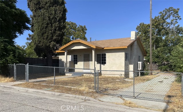 450 Martin Street, Banning CA: https://media.crmls.org/medias/f3f91f6a-ca9b-48c5-9b9c-ce74e6f56c91.jpg
