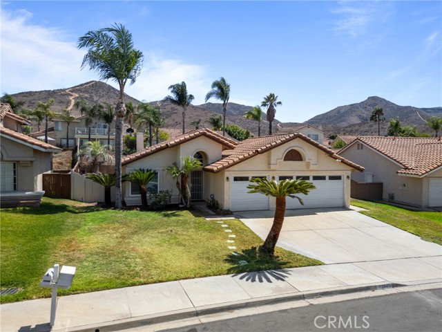 13006 August Circle, Riverside CA: https://media.crmls.org/medias/f3f92da8-b65d-4b92-99f6-879ae169625e.jpg