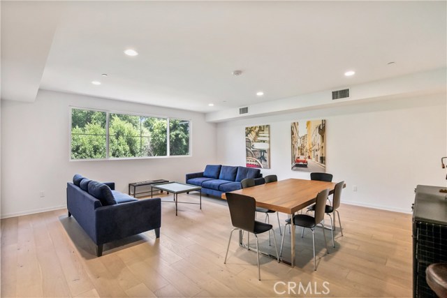 Detail Gallery Image 38 of 42 For 4240 Laurel Canyon Bld #208,  Studio City,  CA 91604 - 3 Beds | 3/1 Baths
