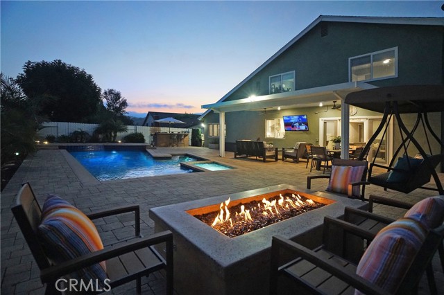 Detail Gallery Image 2 of 69 For 6494 Joshua St, Oak Park,  CA 91377 - 5 Beds | 3 Baths