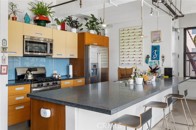Detail Gallery Image 7 of 37 For 746 S Los Angeles St #906,  Los Angeles,  CA 90014 - 1 Beds | 1 Baths