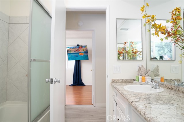 Detail Gallery Image 34 of 70 For 10660 Melvin Ave, Porter Ranch,  CA 91326 - 5 Beds | 3/1 Baths