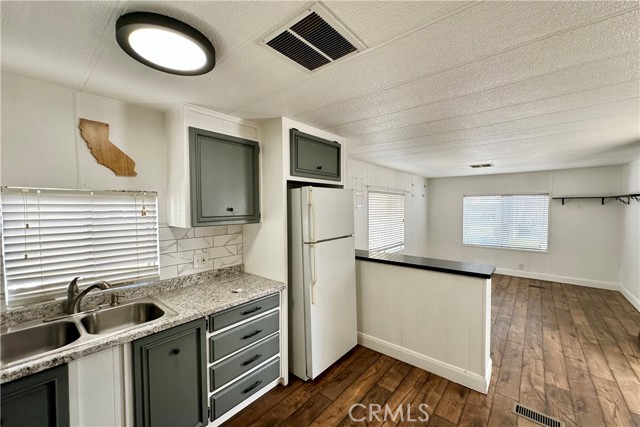 Detail Gallery Image 7 of 17 For 3825 Valley Bld #46,  Walnut,  CA 91789 - 1 Beds | 1 Baths