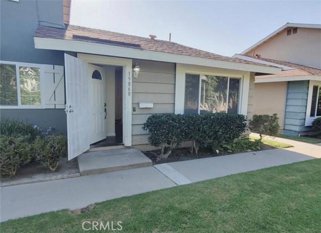 19860 Berkshire Ln, Huntington Beach, CA 92646