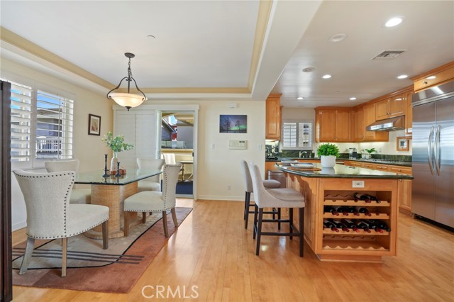 Dining room adjacent to kitchen