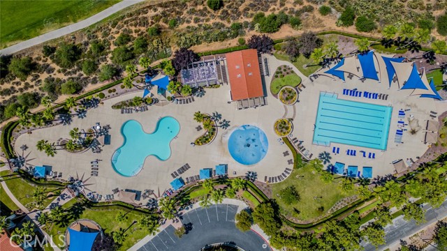 35317 Trevino Trail, Beaumont CA: https://media.crmls.org/medias/f3fbac9e-042c-43da-bc97-05158eebb197.jpg
