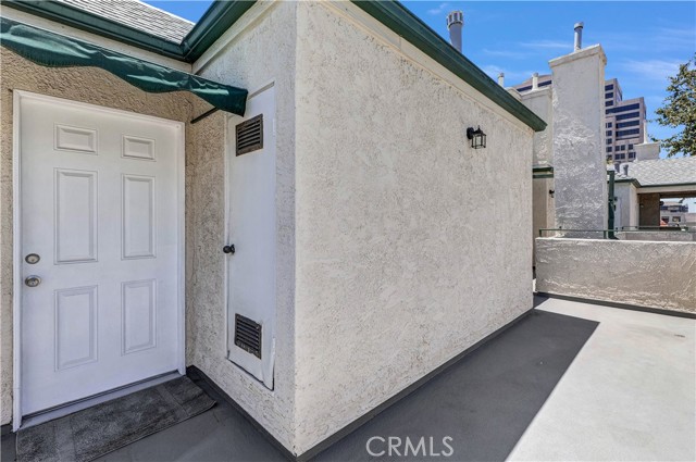 520 N Louise Street, Glendale CA: https://media.crmls.org/medias/f3fbaf03-5ff4-4d99-8d90-4dec2eaae178.jpg