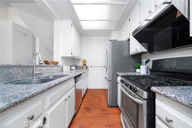 Detail Gallery Image 12 of 25 For 1188 Walnut Grove a,  Rosemead,  CA 91770 - 2 Beds | 2 Baths