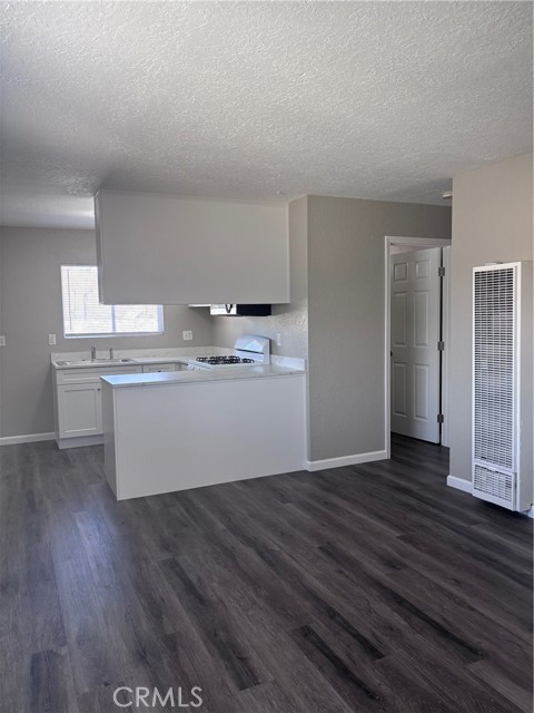 Image 1 of 17 For 607 Limited Avenue 6