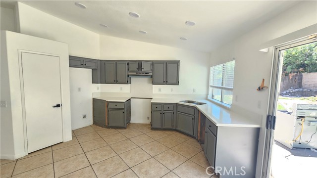 Detail Gallery Image 3 of 5 For 1682 Clyde St, San Bernardino,  CA 92411 - 4 Beds | 2 Baths