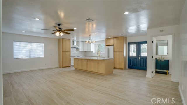 Detail Gallery Image 9 of 63 For 24306 Gilmore St, West Hills,  CA 91307 - 4 Beds | 2 Baths