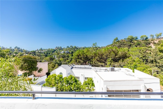 8755 Skyline Drive, Los Angeles, California 90046, 4 Bedrooms Bedrooms, ,4 BathroomsBathrooms,Single Family Residence,For Sale,Skyline,LG24097050