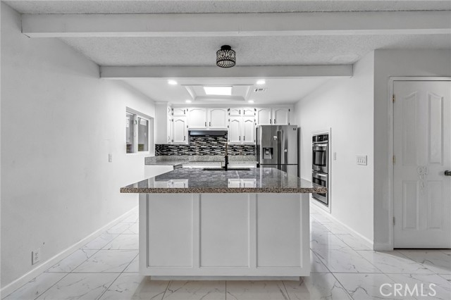 16474 Karen Road, Madera CA: https://media.crmls.org/medias/f3ff9092-6dda-4116-8213-42904155c2c5.jpg