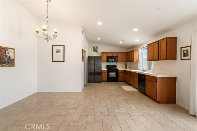 905 Broadway Avenue, Barstow CA: https://media.crmls.org/medias/f40064ce-b93f-4e8c-85cc-b22fa9ef80ef.jpg