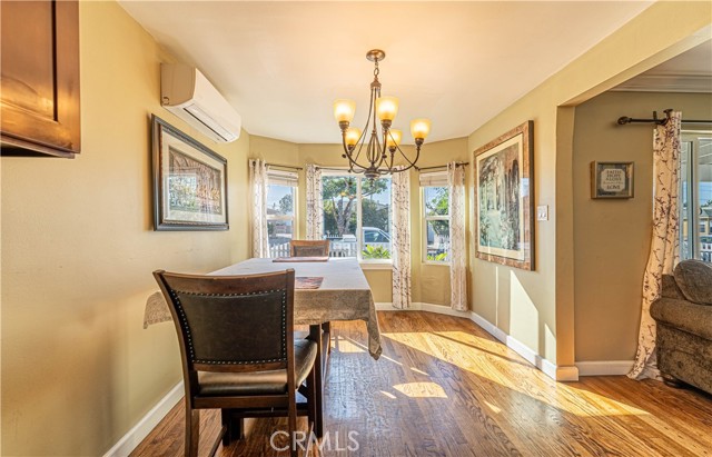 1915 E 55th Street, Long Beach CA: https://media.crmls.org/medias/f400982a-5283-4909-b463-be440c69a59e.jpg