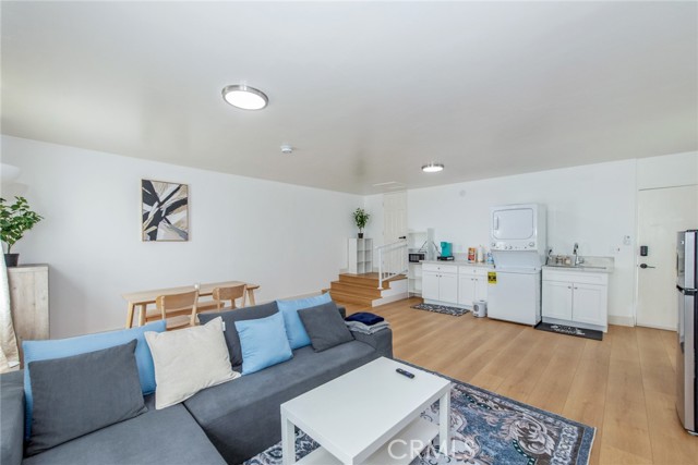 Image 25 of 31 For 1345 Jellick