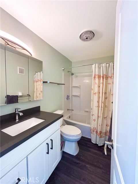 Detail Gallery Image 2 of 20 For 5830 Benner St #208,  Los Angeles,  CA 90042 - 2 Beds | 2 Baths