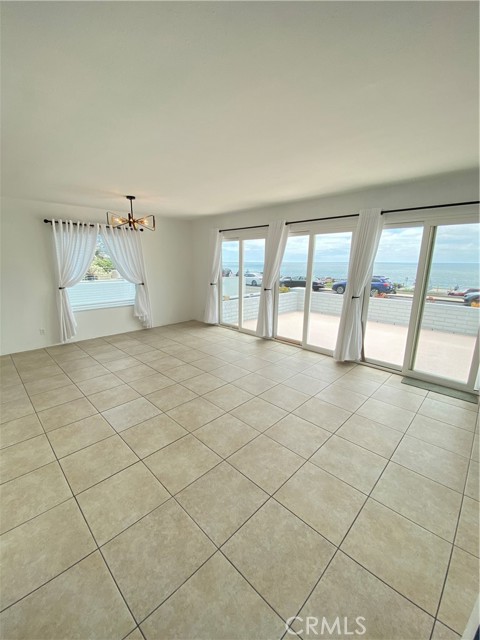 Detail Gallery Image 25 of 44 For 320 Paseo De La Playa a,  Redondo Beach,  CA 90277 - 2 Beds | 2/1 Baths