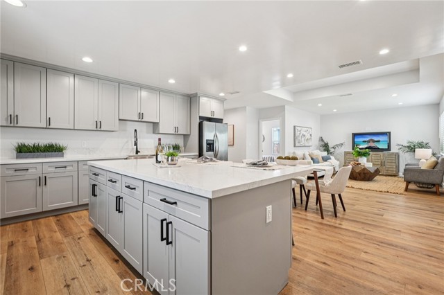 Image 7 of 28 For 18919 Cranbrook Avenue