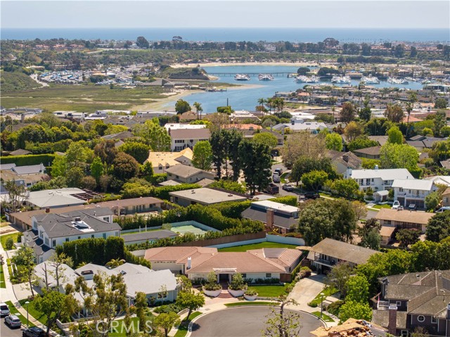 Detail Gallery Image 13 of 14 For 807 Aldebaran Cir, Newport Beach,  CA 92660 - 6 Beds | 3/1 Baths