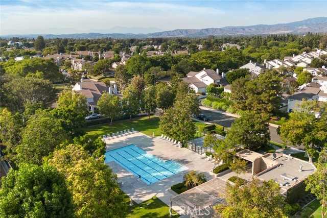 36 Greenmoor, Irvine CA: https://media.crmls.org/medias/f403df07-853a-4ca8-a25c-0fa807c4c905.jpg