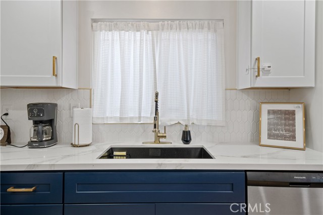 Image 2 of 35 For 1541 Wellington Avenue