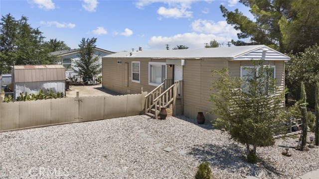 2017 Windharp Drive, Rosamond CA: https://media.crmls.org/medias/f404126b-7d4b-4f00-ba24-2f2ed6bbce29.jpg