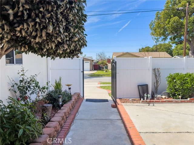 Detail Gallery Image 10 of 74 For 8224 Guava, Buena Park,  CA 90620 - 3 Beds | 2 Baths