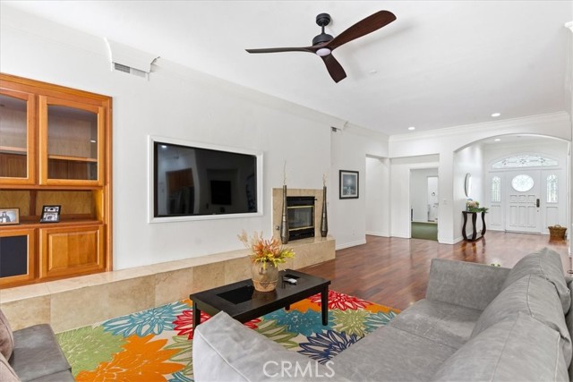 Detail Gallery Image 12 of 58 For 12831 Fairhaven Extention, Santa Ana,  CA 92705 - 4 Beds | 3/1 Baths