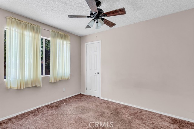 438 E Avenue R5, Palmdale CA: https://media.crmls.org/medias/f406df98-c3bb-4ebf-a639-704e27fc7d2b.jpg