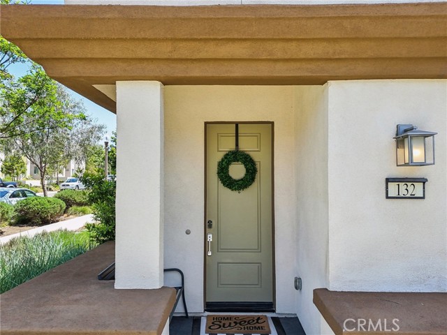 Detail Gallery Image 3 of 44 For 132 Interval, Irvine,  CA 92618 - 3 Beds | 2/2 Baths