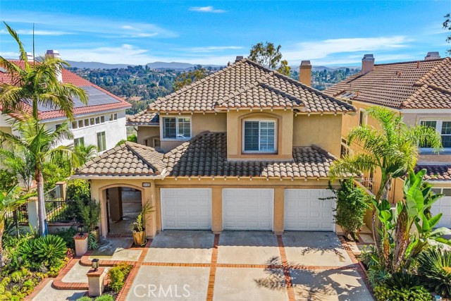 26582 Meadow Crest Dr, Laguna Hills, CA 92653