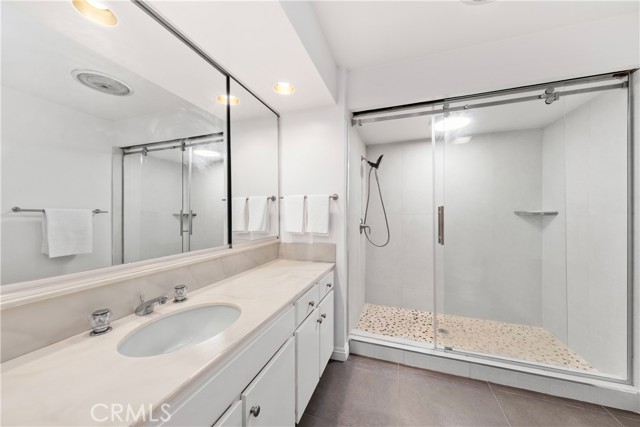 Detail Gallery Image 26 of 40 For 141 S Linden Dr #203,  Beverly Hills,  CA 90212 - 2 Beds | 2 Baths
