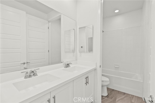 Detail Gallery Image 40 of 56 For 19542 Empire Ln, Northridge,  CA 91324 - 4 Beds | 4 Baths