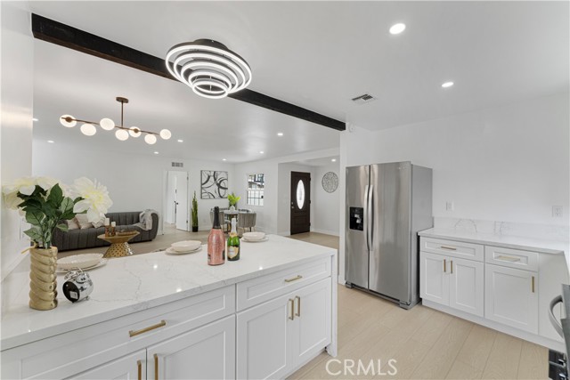 17121 Simonds Street, Granada Hills CA: https://media.crmls.org/medias/f408a679-ea76-4357-8773-c26900aceb55.jpg