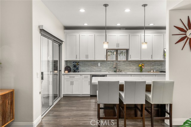 Detail Gallery Image 14 of 38 For 2130 Almeria St #101,  Corona,  CA 92879 - 3 Beds | 2/1 Baths