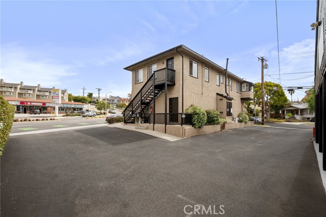 824 Torrance, Redondo Beach CA: https://media.crmls.org/medias/f4092a95-77f3-4e21-9d53-dcc8a09b2bbb.jpg