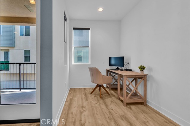 Detail Gallery Image 10 of 24 For 318 Bridgewater #5,  Gardena,  CA 90247 - 3 Beds | 3 Baths