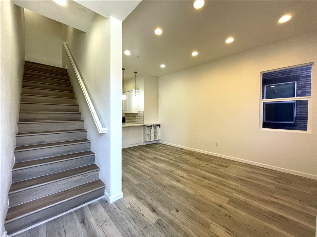 Detail Gallery Image 2 of 11 For 8872 Maple #H,  Montclair,  CA 91763 - 3 Beds | 2/1 Baths