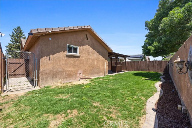 231 Sunny Meadow Drive, Bakersfield CA: https://media.crmls.org/medias/f40a283c-fbaf-4965-a603-5adba6f3d6d8.jpg