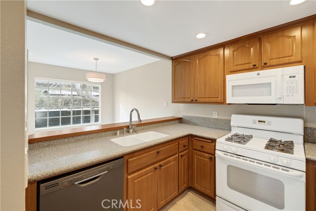 Detail Gallery Image 18 of 43 For 1321 via Sebastian #12,  San Pedro,  CA 90732 - 2 Beds | 2 Baths