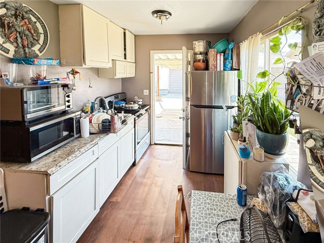 Detail Gallery Image 28 of 40 For 242 S Buena Vista St, Hemet,  CA 92543 - 4 Beds | 2 Baths