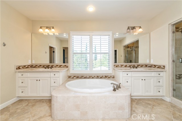 Detail Gallery Image 21 of 32 For 21 Rolling, Irvine,  CA 92620 - 4 Beds | 3/1 Baths