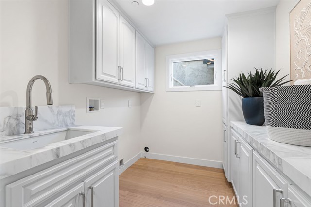 105 A Surfside Avenue, Surfside CA: https://media.crmls.org/medias/f40bfff3-d95c-469f-83cb-c7bbdc187544.jpg